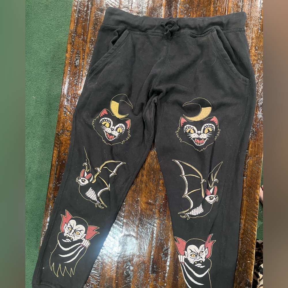 Blackcraft cult graphic joggers unisex